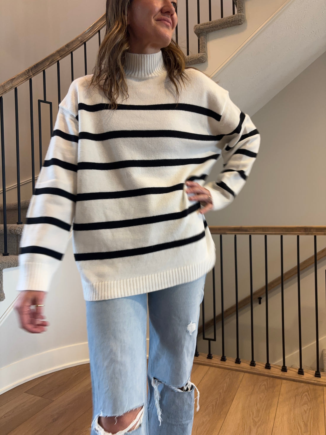 Oakley Sweater - WHITE/BLACK