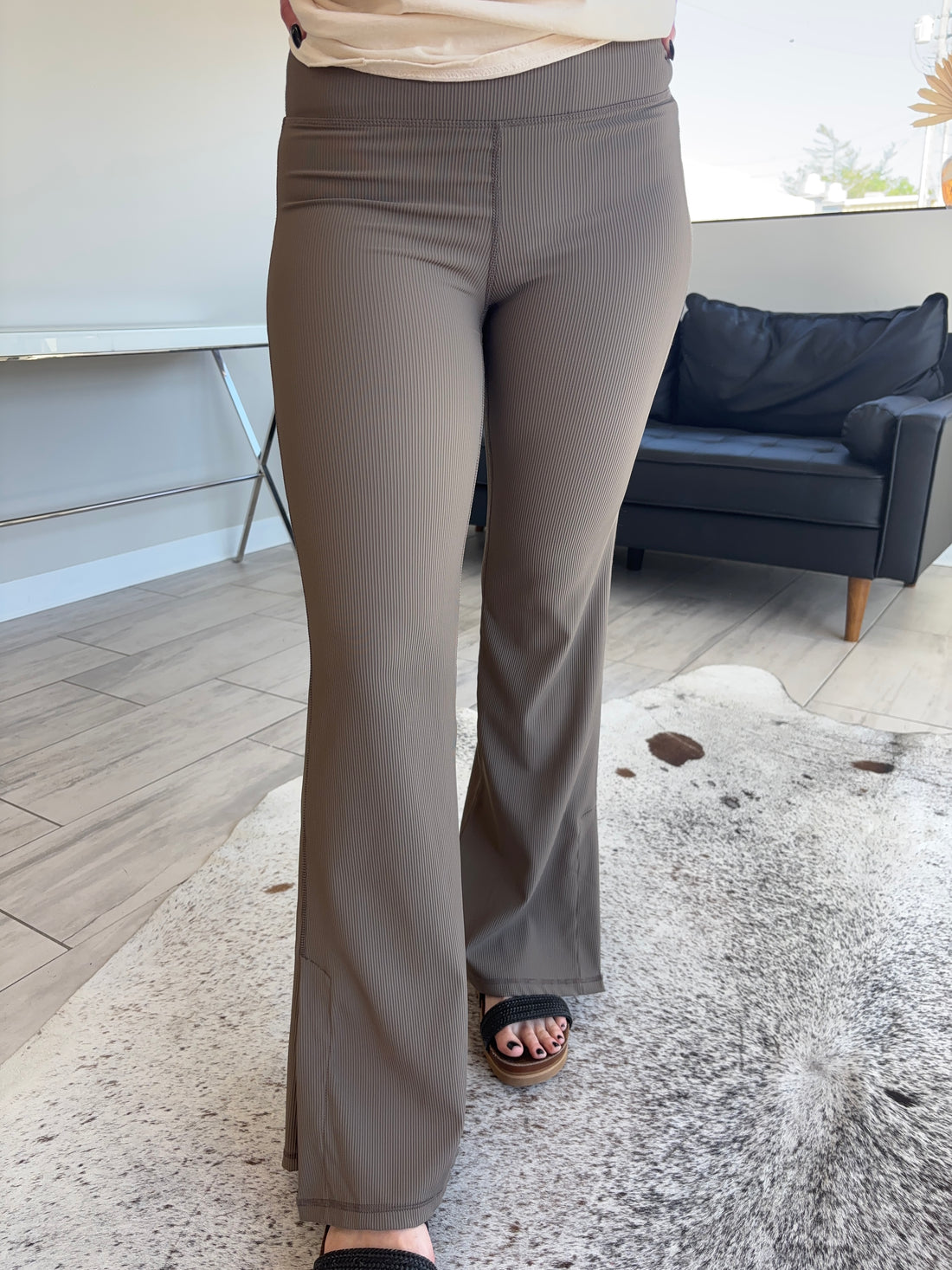Converse Ribbed Flare Pant - MOCHA