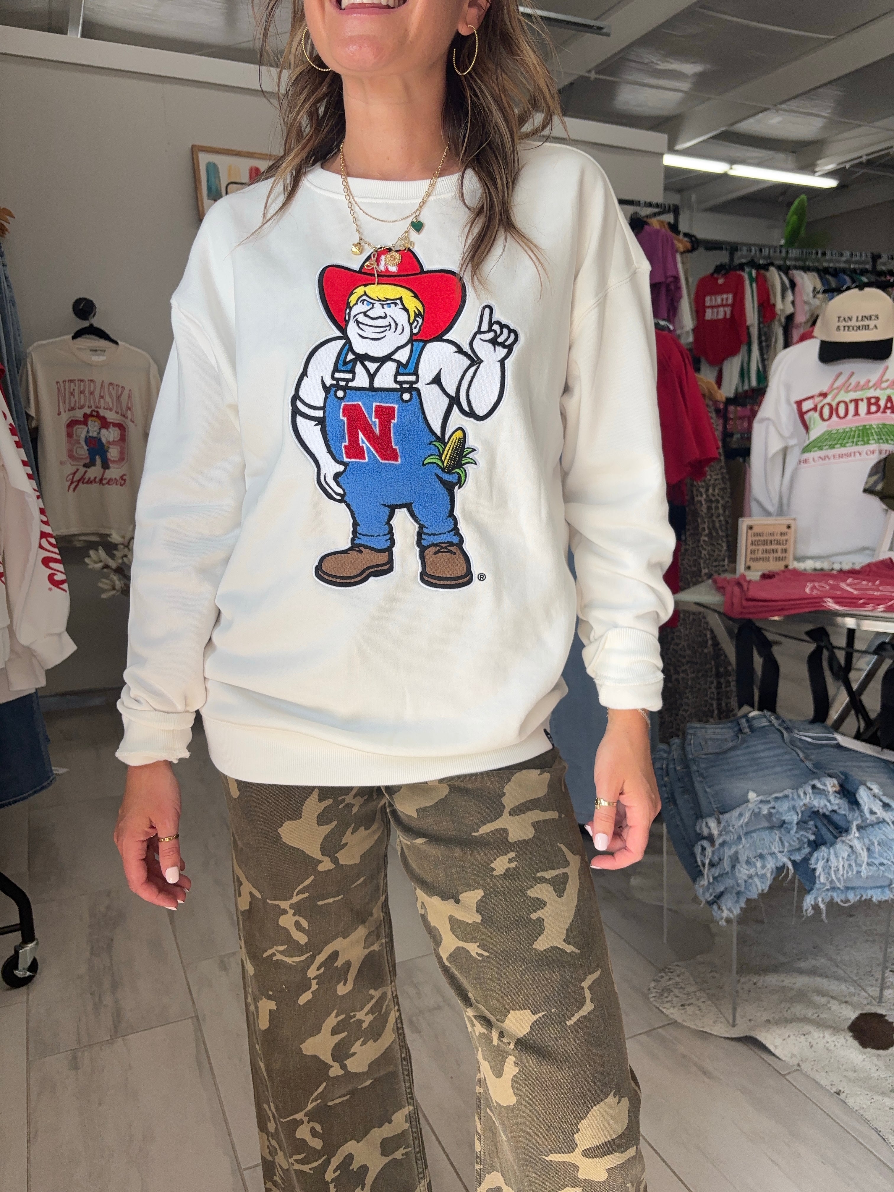 ネブラスカ大学　HUSKERS　ジャンパー、Tシャツ、キャップ3点セット ネブラスカ大学 HUSKERS ジャンパー、Tシャツ、キャップ3点