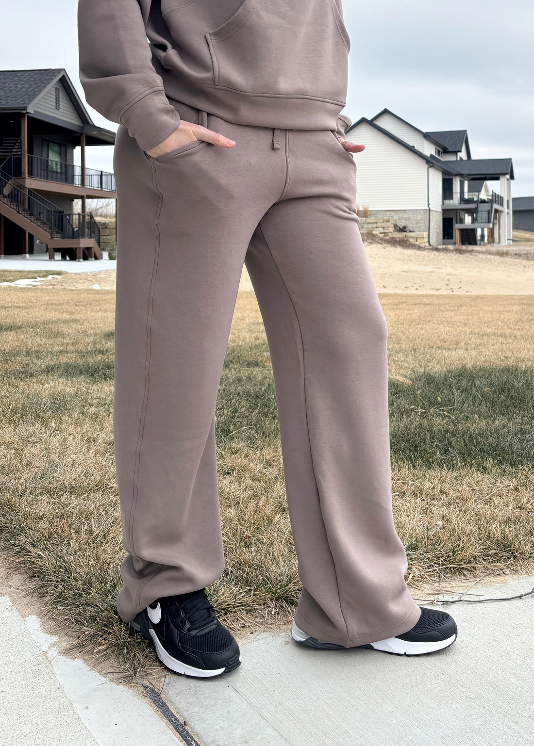 Frost Scuba Straight Pant - MOCHA