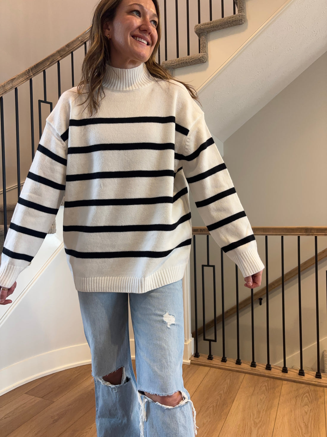 Oakley Sweater - WHITE/BLACK